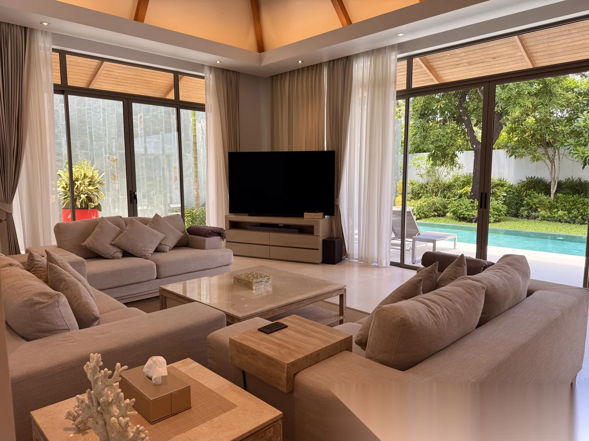 Вилла 4BR в комплексе Anchan Tropicana · Теп Красаттри · Вид на бассейн — фото 4