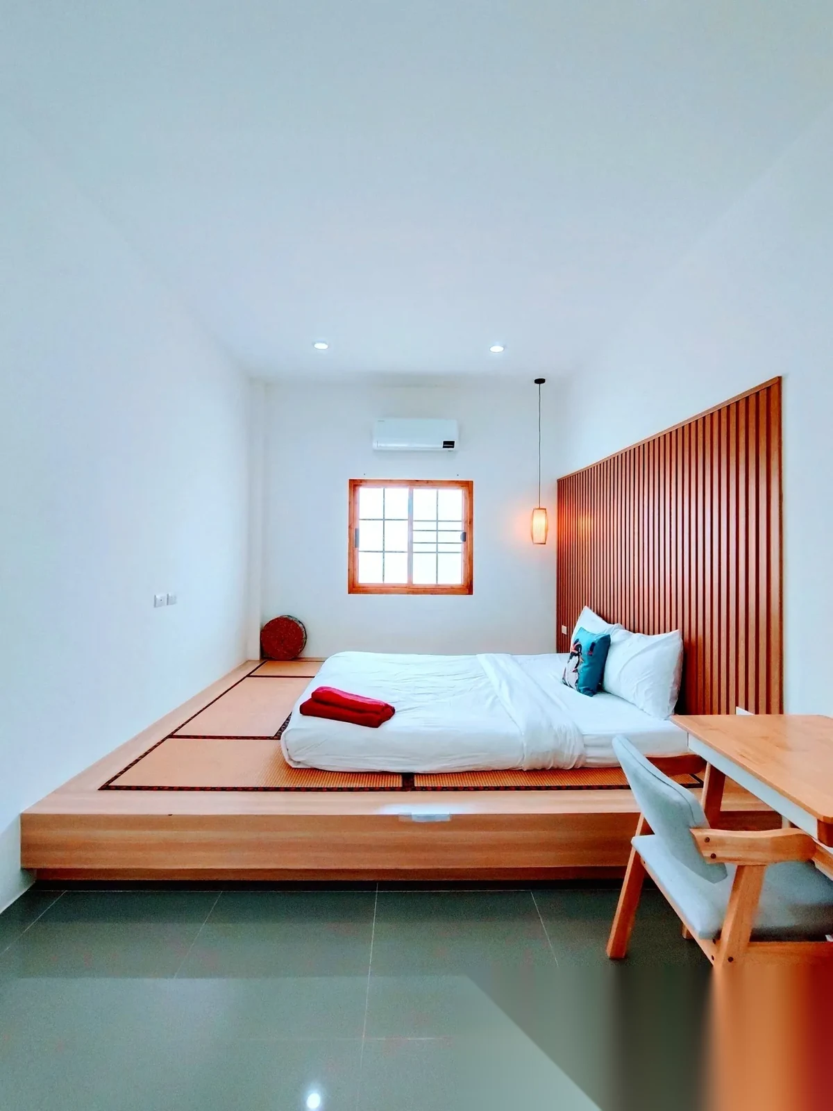 2 Bedroom Townhouse for rent at Sunrise Garden complex · Thep Krasattri · Pool View — photo 4