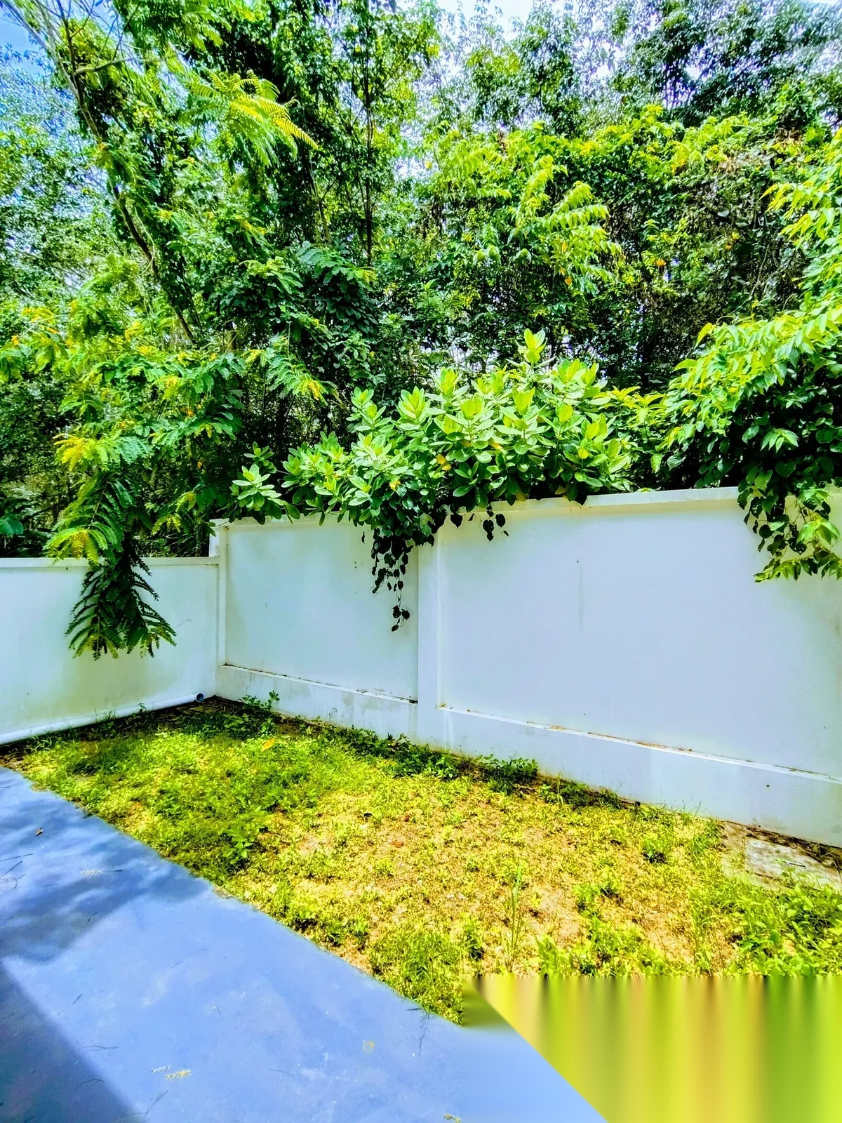 2 Bedroom Townhouse for rent at Sunrise Garden complex · Thep Krasattri · Pool View — photo 9