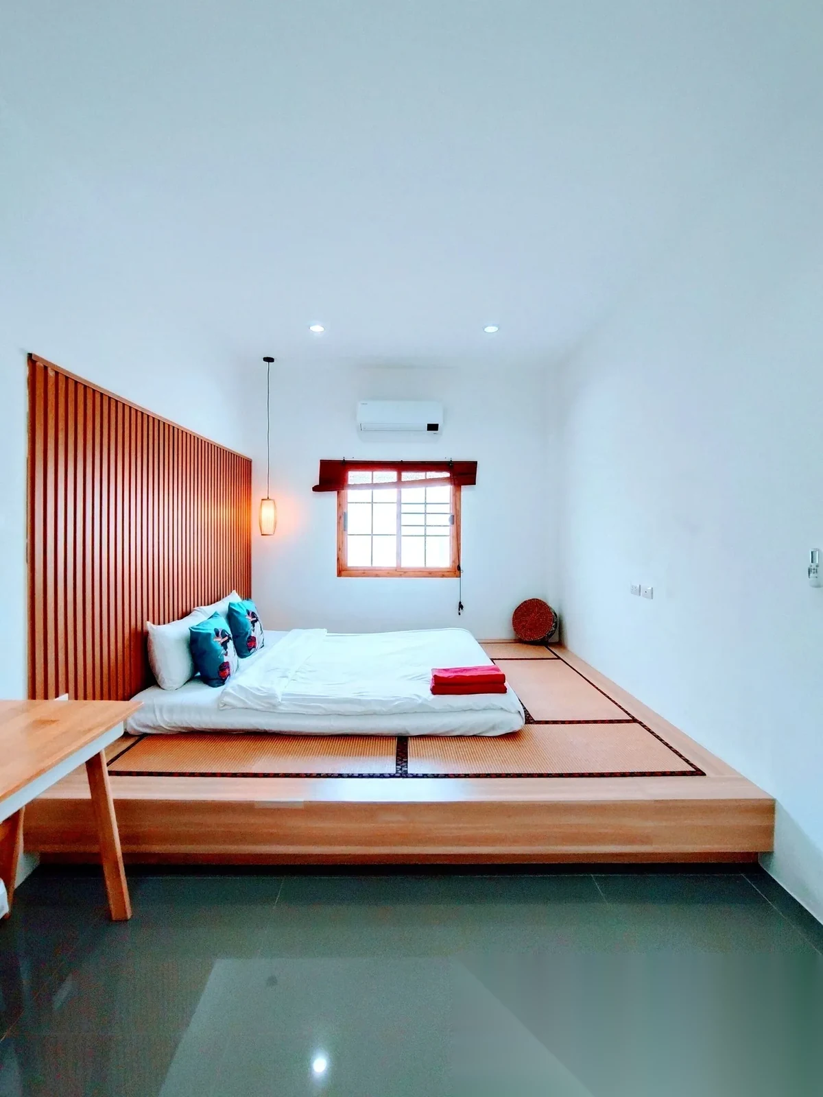 2 Bedroom Townhouse for rent at Sunrise Garden complex · Thep Krasattri — photo 3