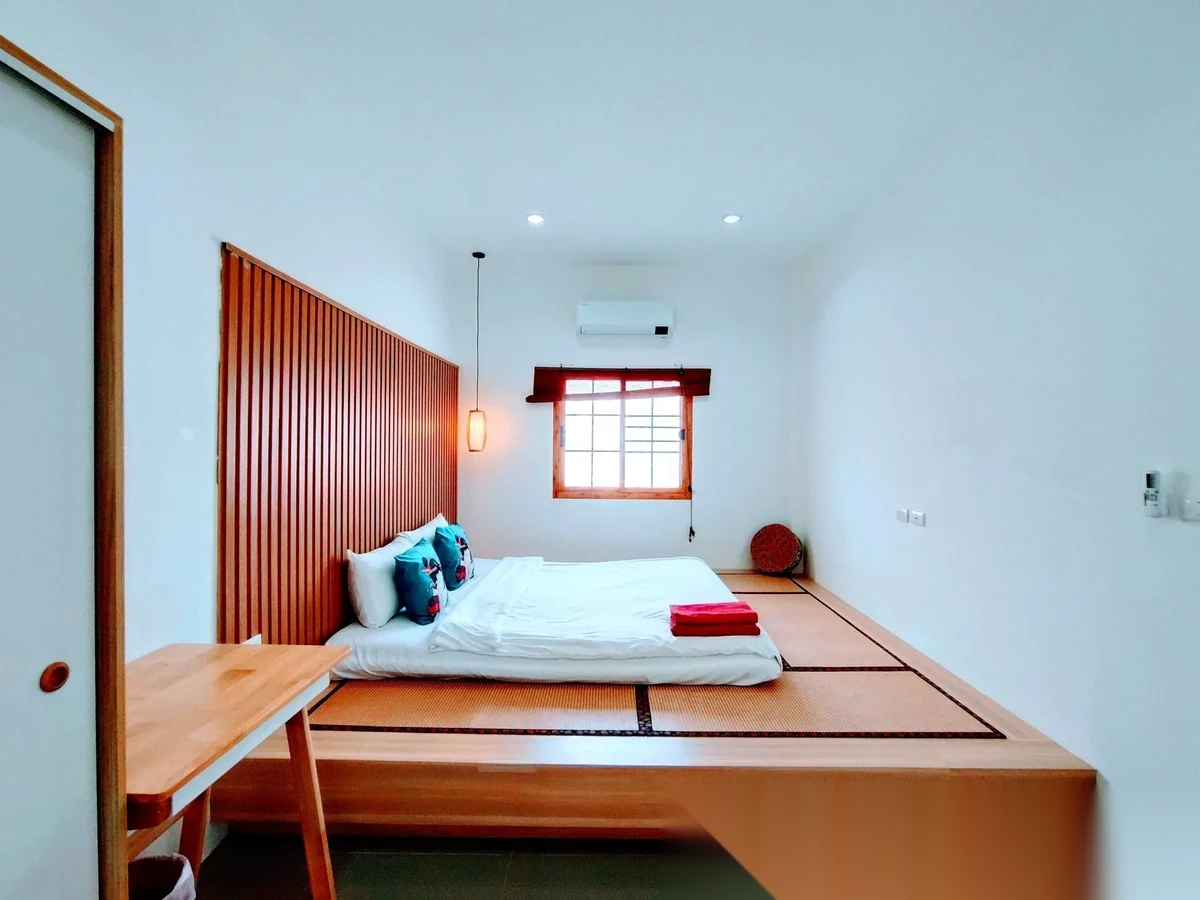 2 Bedroom Townhouse for rent at Sunrise Garden complex · Thep Krasattri — photo 4