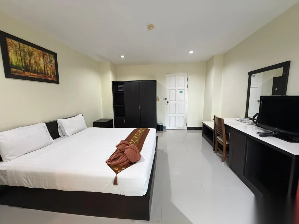 1 Bedroom Villa for rent at Santiphap Villa Hotel complex · Chalong · Pool Access — photo 3