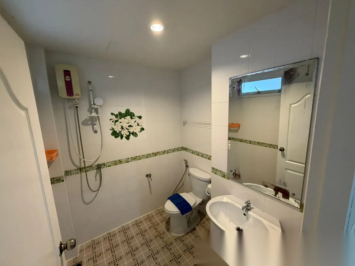 1 Bedroom Villa for rent at Santiphap Villa Hotel complex · Chalong · Pool Access — photo 4