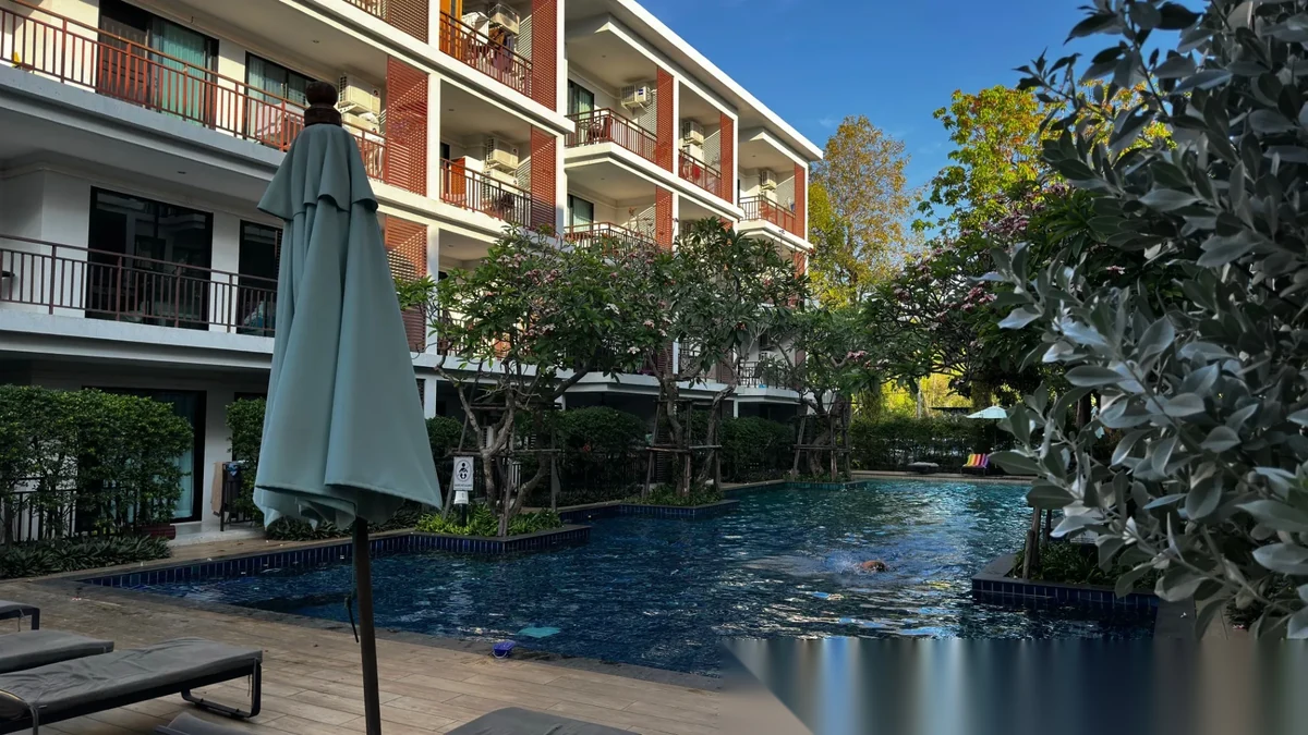 Апартаменты 1BR в ЖК The Title Rawai Phase 3 West Wing · Раваи · Выход к бассейну — фото 6