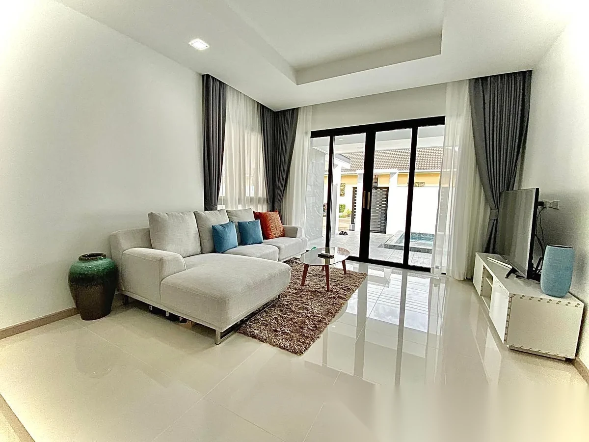 3 Bedroom Villa for rent at Ban Don Garden Home complex · Thep Krasattri · Pool View — photo 3