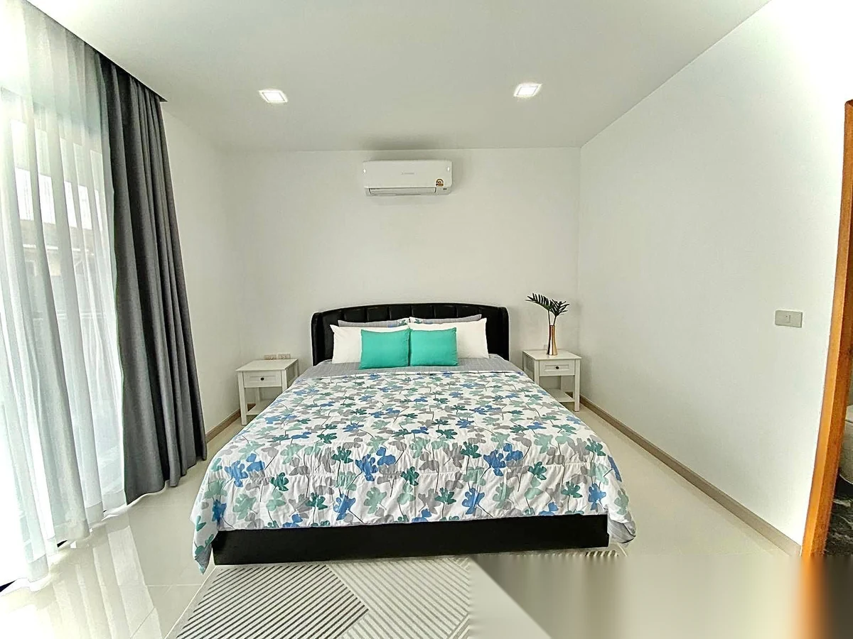 3 Bedroom Villa for rent at Ban Don Garden Home complex · Thep Krasattri · Pool View — photo 4