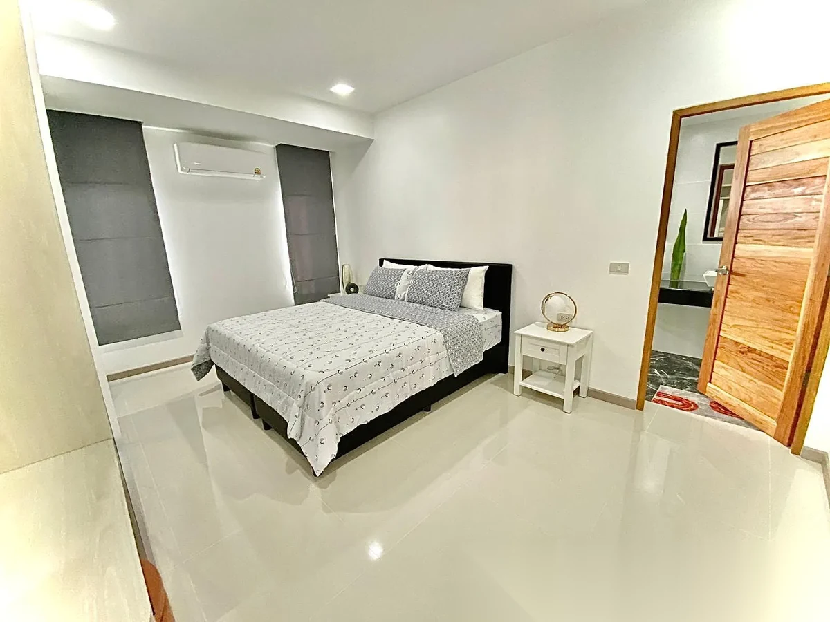 3 Bedroom Villa for rent at Ban Don Garden Home complex · Thep Krasattri · Pool View — photo 10