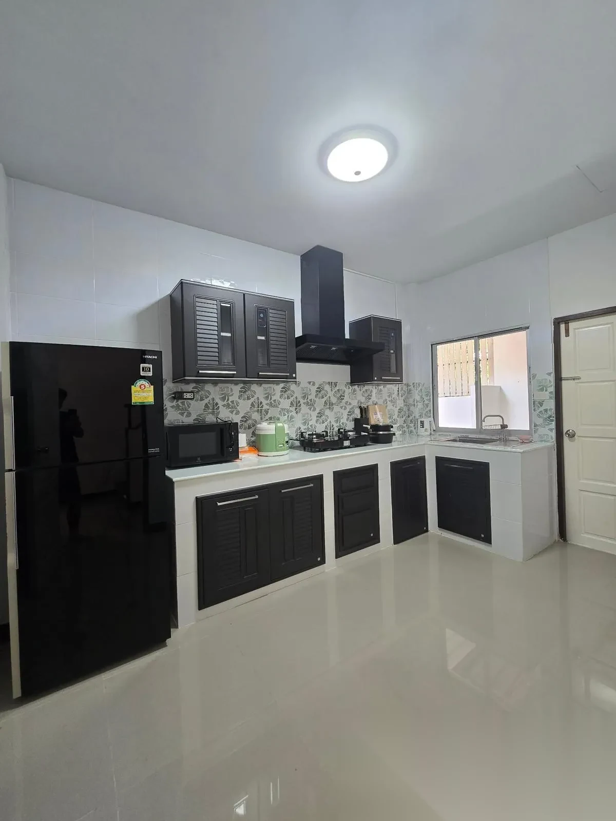 Дом 3BR в комплексе Phanason Garden Home Thalang · Теп Красаттри · Вид в сад — фото 4