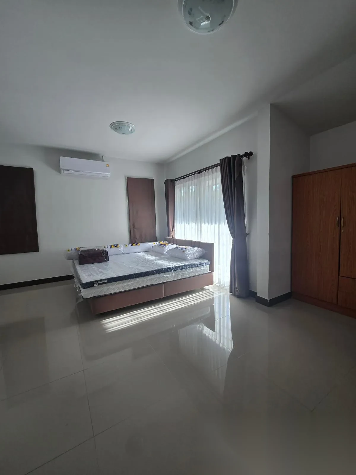 Дом 3BR в комплексе Phanason Garden Home Thalang · Теп Красаттри · Вид в сад — фото 12