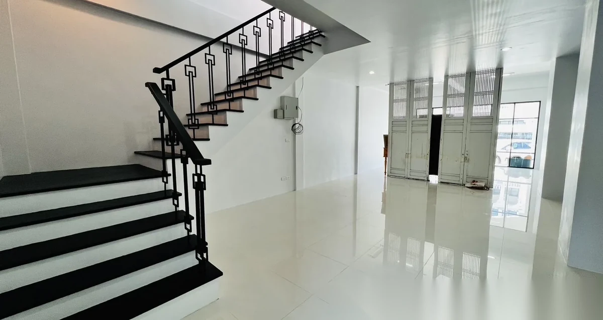 3 Bedroom Townhouse for rent at Sino Village complex · Phuket Town · Pool Access
