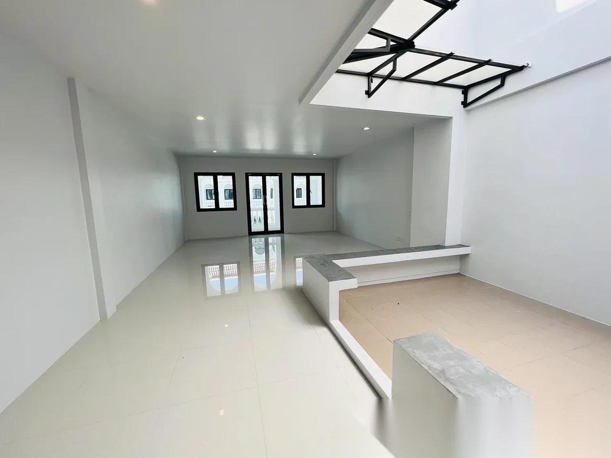 3 Bedroom Townhouse for rent at Sino Village complex · Phuket Town · Pool Access — photo 3