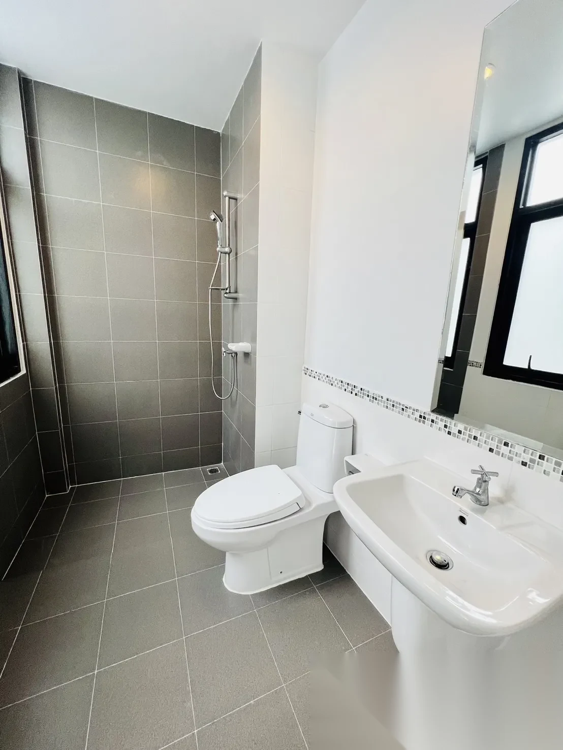 3 Bedroom Townhouse for rent at Sino Village complex · Phuket Town · Pool Access — photo 6