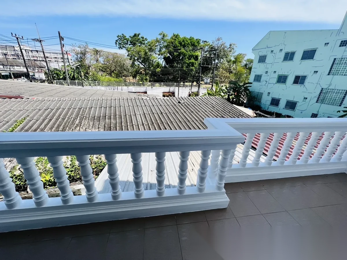 3 Bedroom Townhouse for rent at Sino Village complex · Phuket Town · Pool Access — photo 8