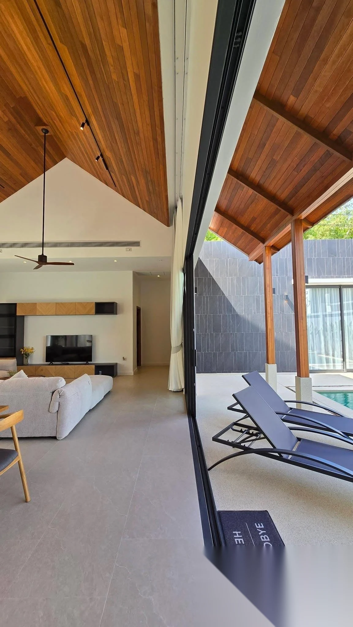 Вилла 3BR в комплексе Bougainvillea Villa · Си Сунтон · Вид на бассейн — фото 3