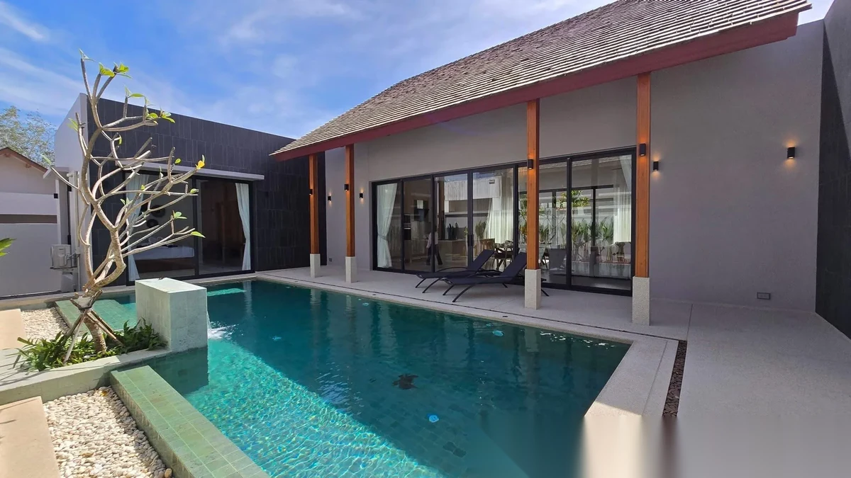 Вилла 3BR в комплексе Bougainvillea Villa · Си Сунтон · Вид на бассейн — фото 4