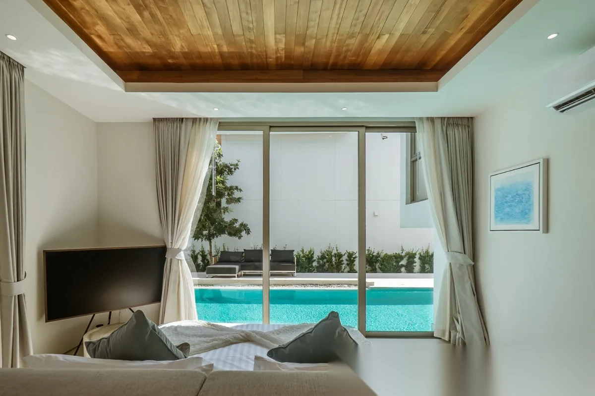 Вилла 3BR в комплексе LuxPride by Wallaya Villas · Си Сунтон · Вид на бассейн — фото 5