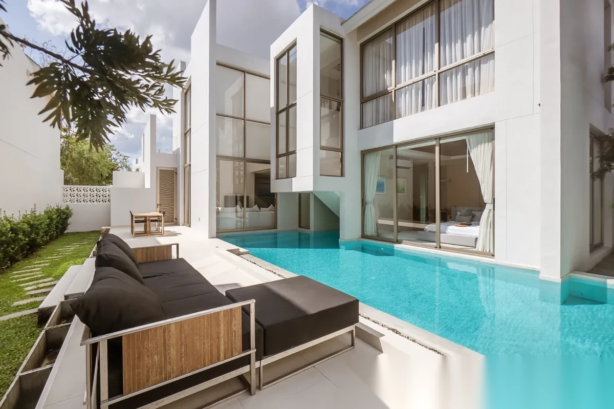 Вилла 3BR в комплексе LuxPride by Wallaya Villas · Си Сунтон · Вид на бассейн — фото 8