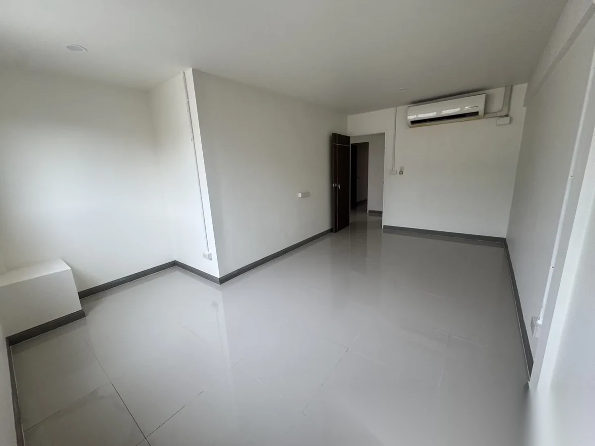 3 Bedroom Townhouse for rent at Irawadee Bypass Jeeteng complex · Phuket Town — photo 4