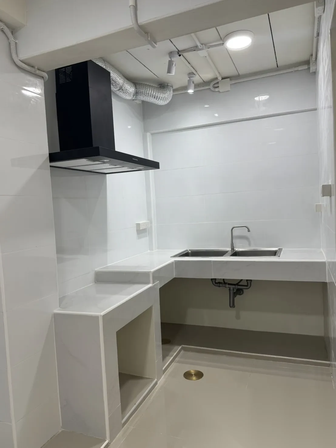 3 Bedroom Townhouse for rent at Irawadee Bypass Jeeteng complex · Phuket Town — photo 8