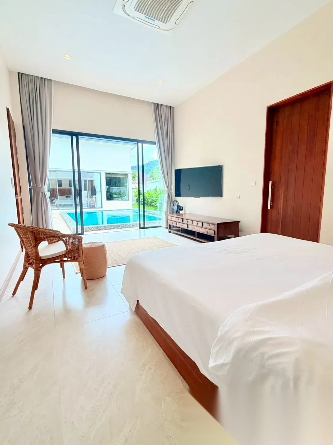 2 Bedroom Villa for rent at Bella Villa Phuket complex · Si Sunthon · Pool View — photo 6