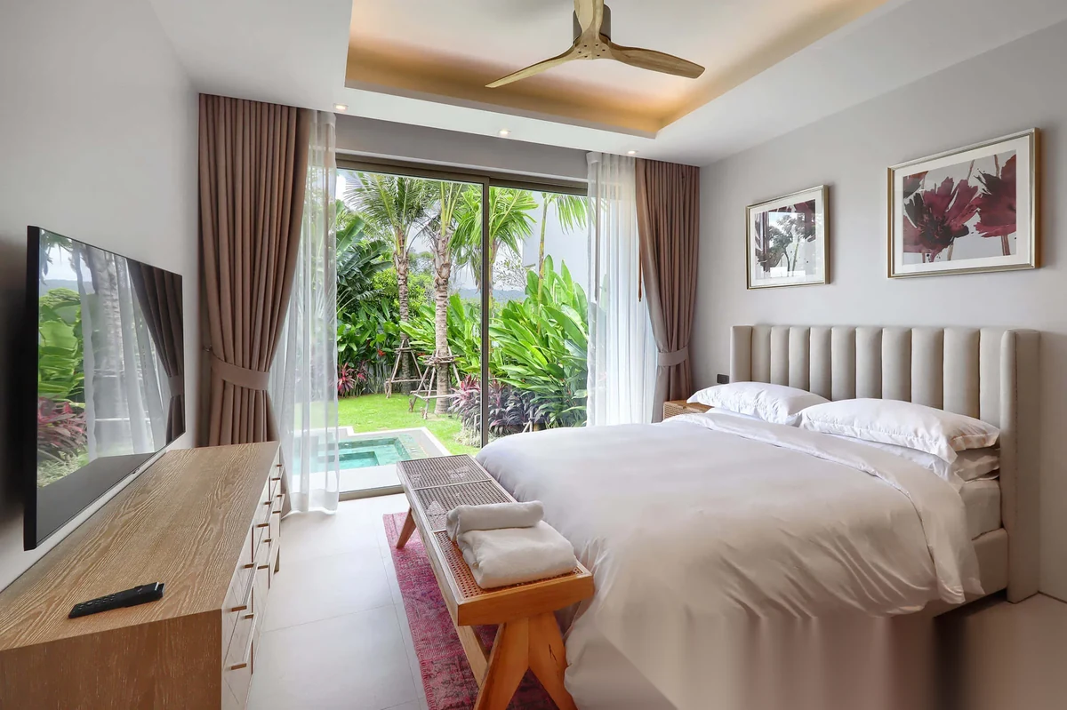 4 Bedroom Villa for rent at Botanica The Nature (Phase 8) complex · Si Sunthon · Pool View — photo 11