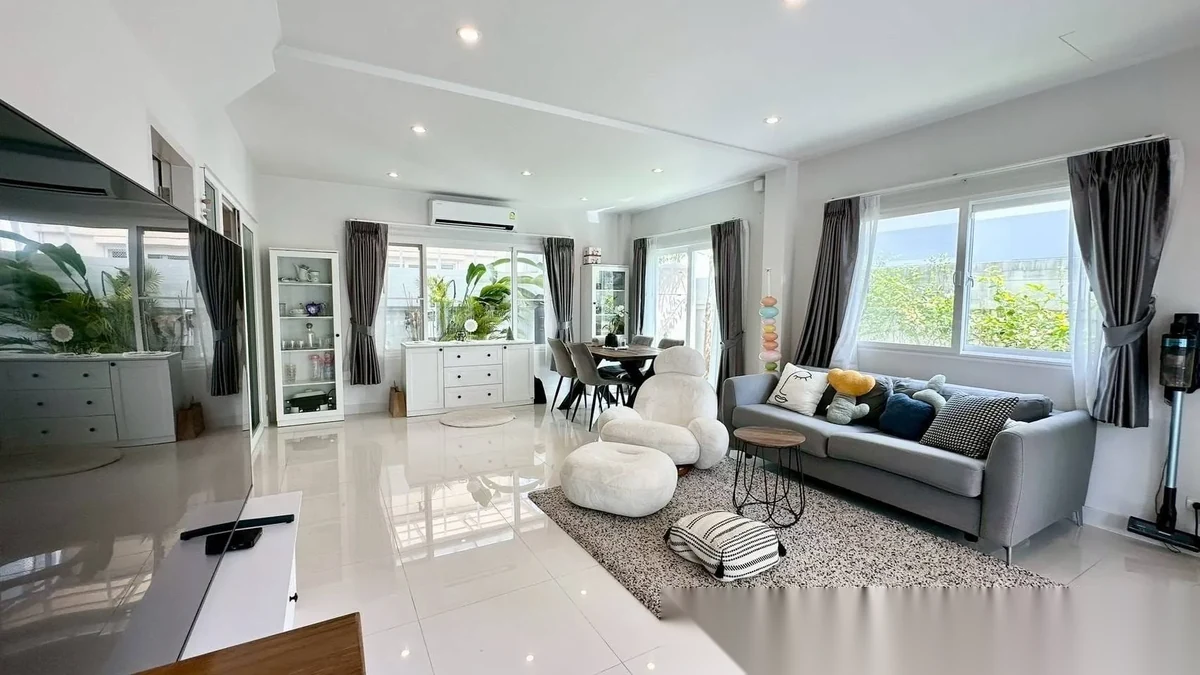 3 Bedroom House for rent at Supalai Palm Spring Banpon Phuket complex · Si Sunthon · Pool Access