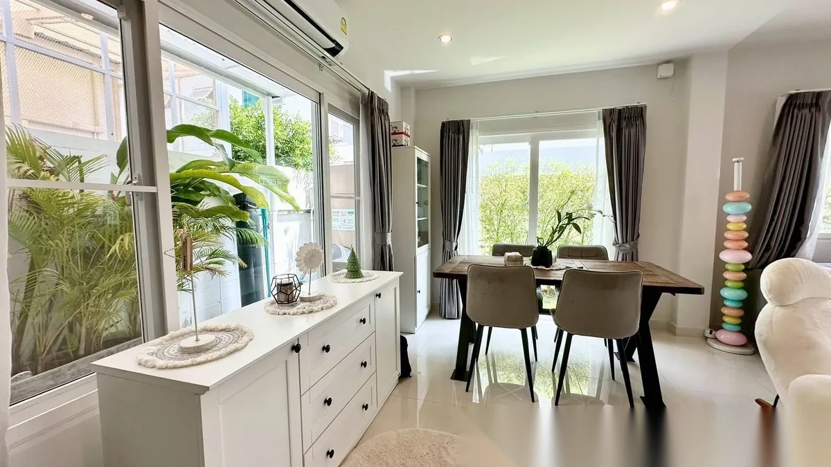 Дом 3BR в комплексе Supalai Palm Spring Banpon Phuket · Си Сунтон · Выход к бассейну — фото 5