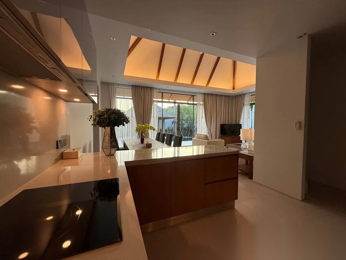 Вилла 3BR в комплексе Anchan Indigo · Теп Красаттри · Вид на бассейн — фото 10