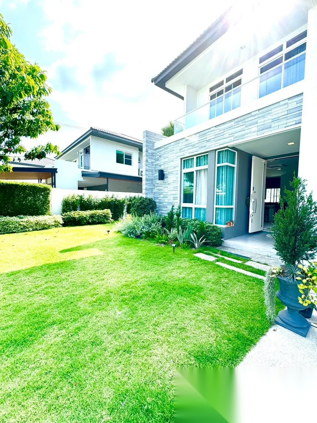 4 Bedroom House for rent at Siwalee Rasada complex · Phuket Town · Garden View — photo 7