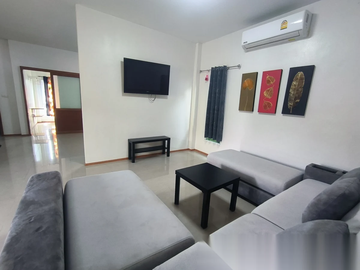 Дом 8BR в комплексе Ban Don Garden Home · Теп Красаттри · Вид на бассейн — фото 26