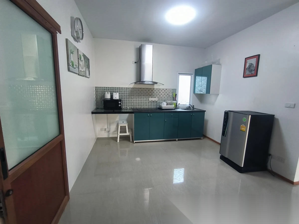 Дом 8BR в комплексе Ban Don Garden Home · Теп Красаттри · Вид на бассейн — фото 27