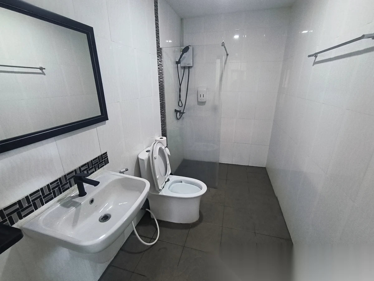 Дом 8BR в комплексе Ban Don Garden Home · Теп Красаттри · Вид на бассейн — фото 30