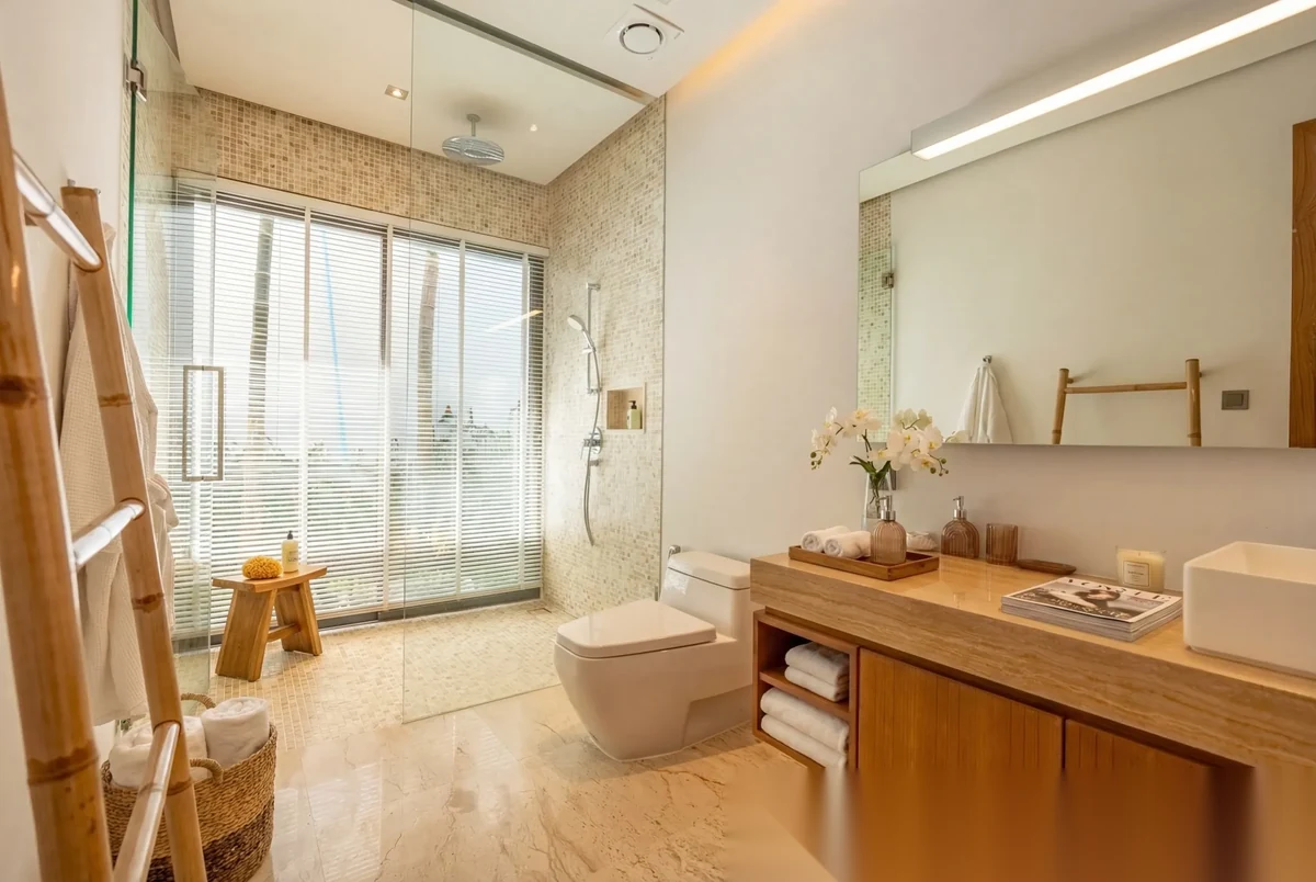 Вилла 4BR в комплексе Anchan Tropicana · Теп Красаттри · Вид на бассейн — фото 3