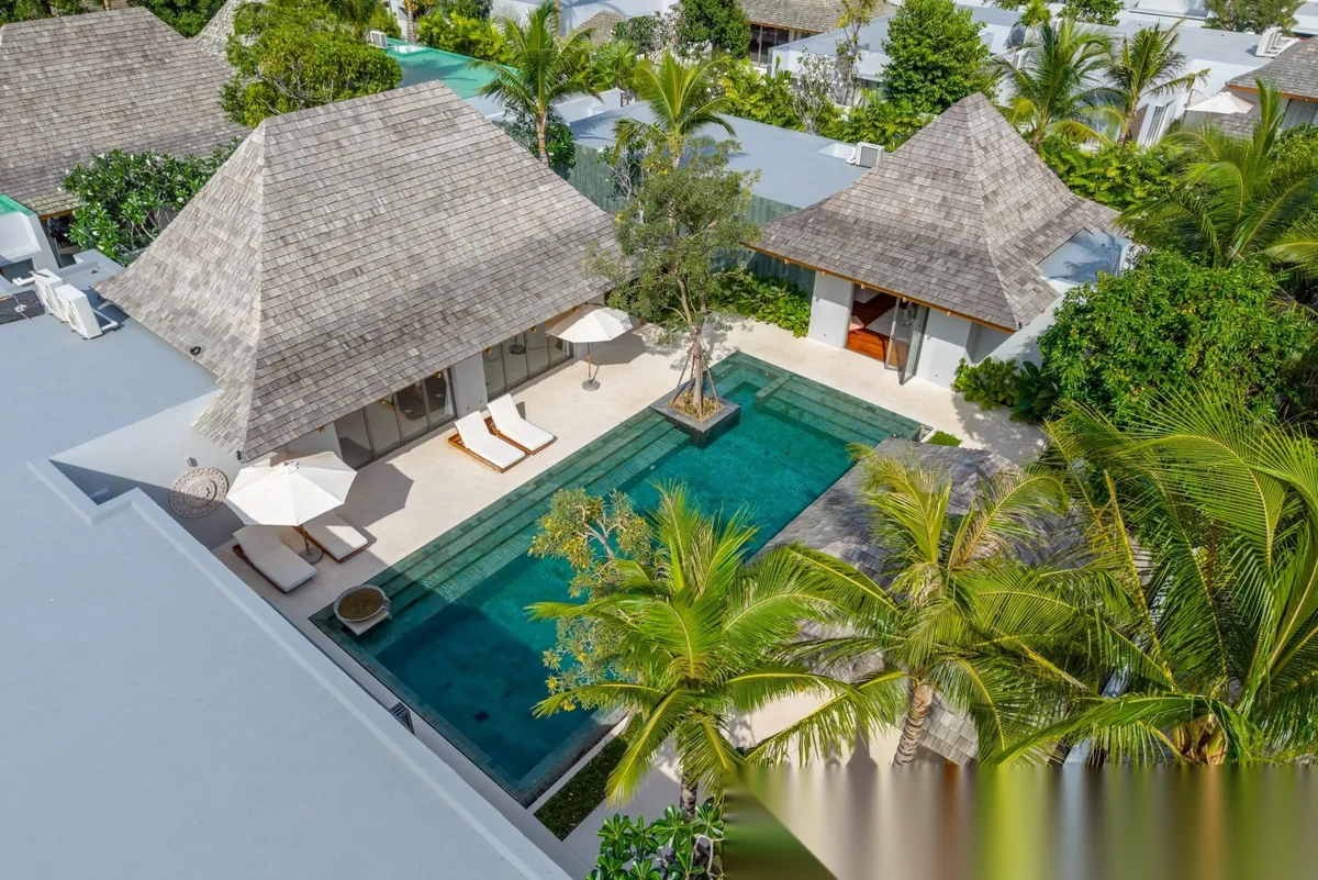 Вилла 4BR в комплексе Anchan Tropicana · Теп Красаттри · Вид на бассейн — фото 6
