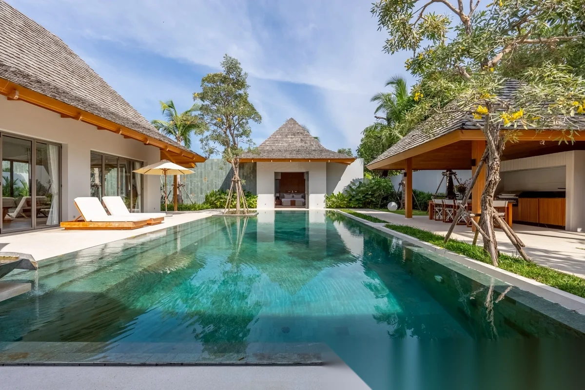 Вилла 4BR в комплексе Anchan Tropicana · Теп Красаттри · Вид на бассейн — фото 8