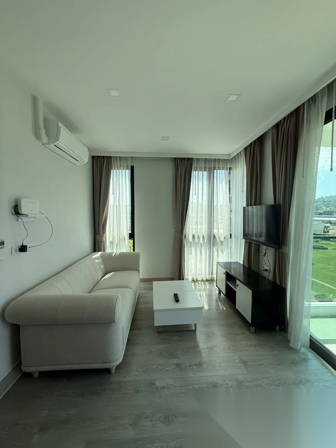 Апартаменты 1BR в ЖК Royal Lee The Terminal Phuket · Саку · Вид на озеро — фото 4