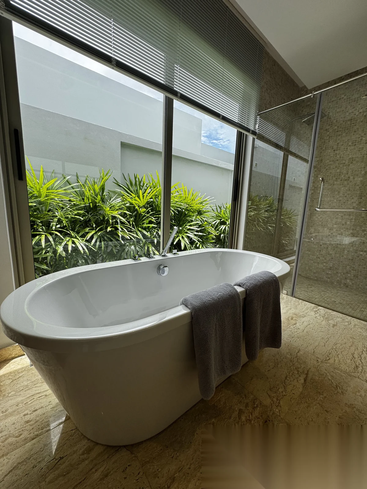 4 Bedroom Villa for rent at Botanica Foresta complex · Thep Krasattri · Garden View — photo 8