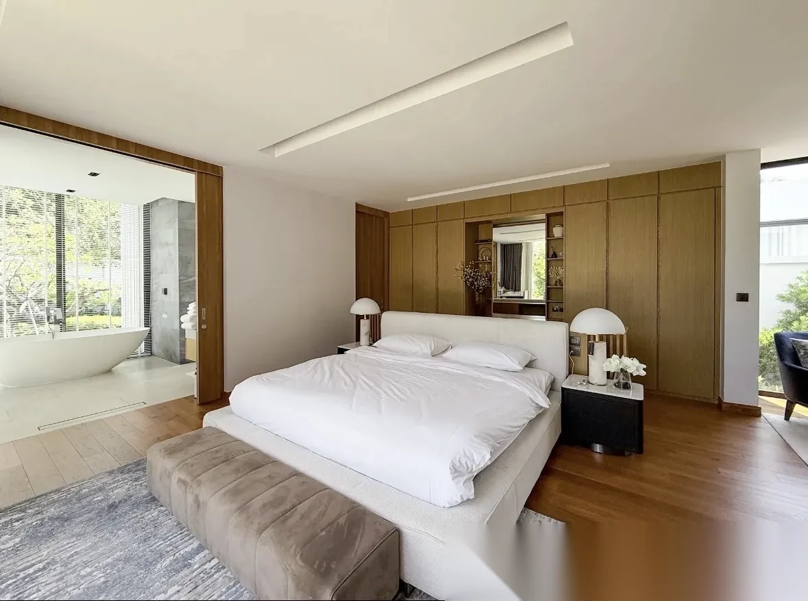 Вилла 4BR в комплексе Botanica Forestique · Теп Красаттри · Вид на бассейн — фото 6