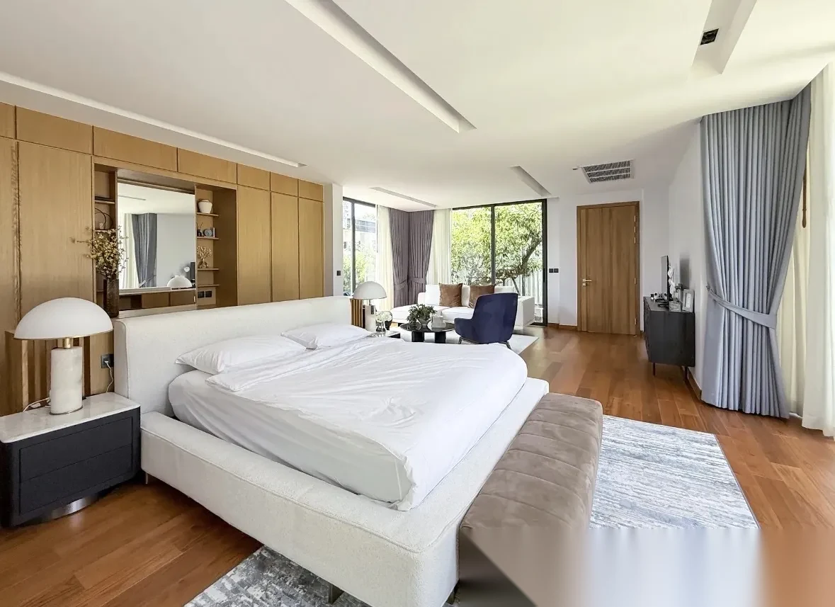 Вилла 4BR в комплексе Botanica Forestique · Теп Красаттри · Вид на бассейн — фото 10