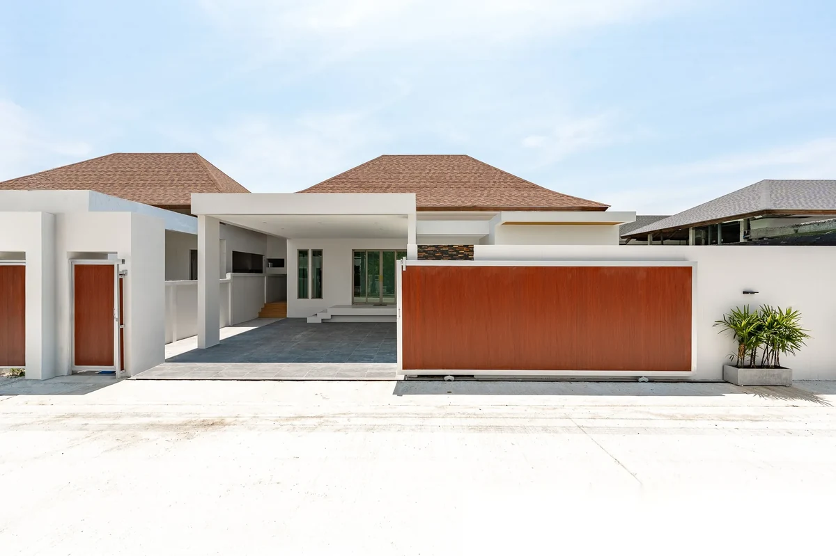 3 Bedroom Villa for sale at Ananda Lake View complex · Thep Krasattri · Pool View — photo 28