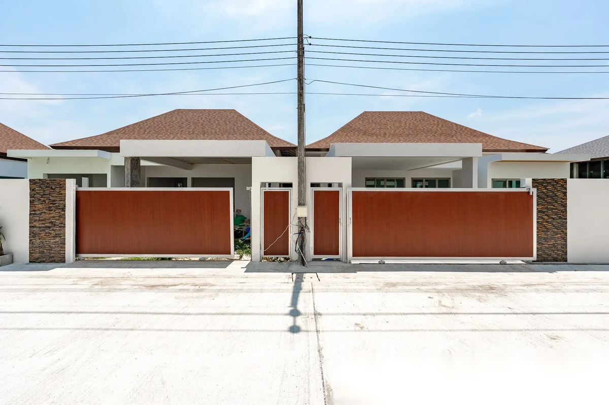 3 Bedroom Villa for sale at Ananda Lake View complex · Thep Krasattri · Pool View — photo 28