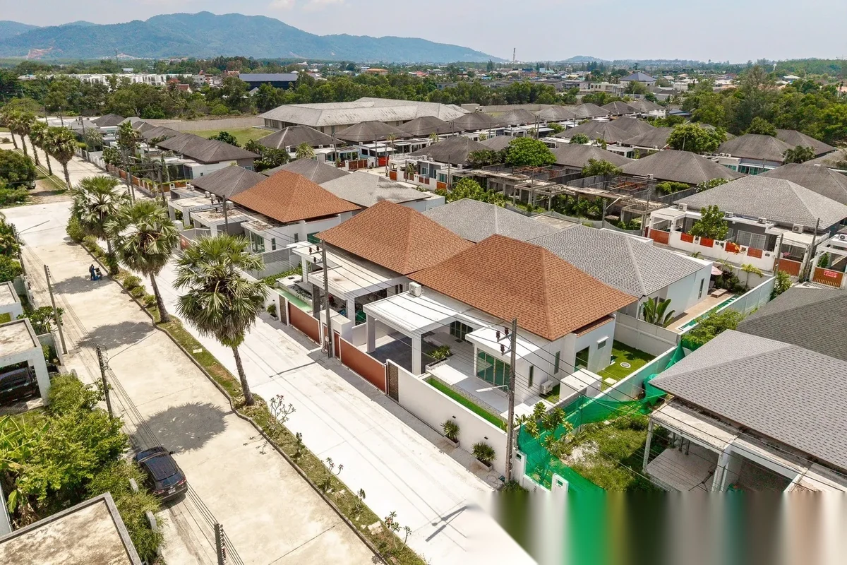 3 Bedroom Villa for sale at Ananda Lake View complex · Thep Krasattri · Pool View — photo 47