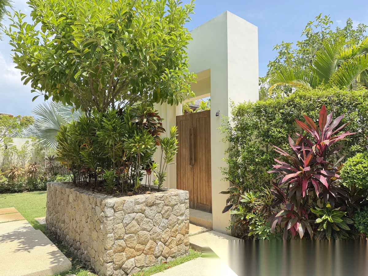 5 Bedroom Villa for rent at Garden Atlas complex · Si Sunthon · Pool View — photo 12