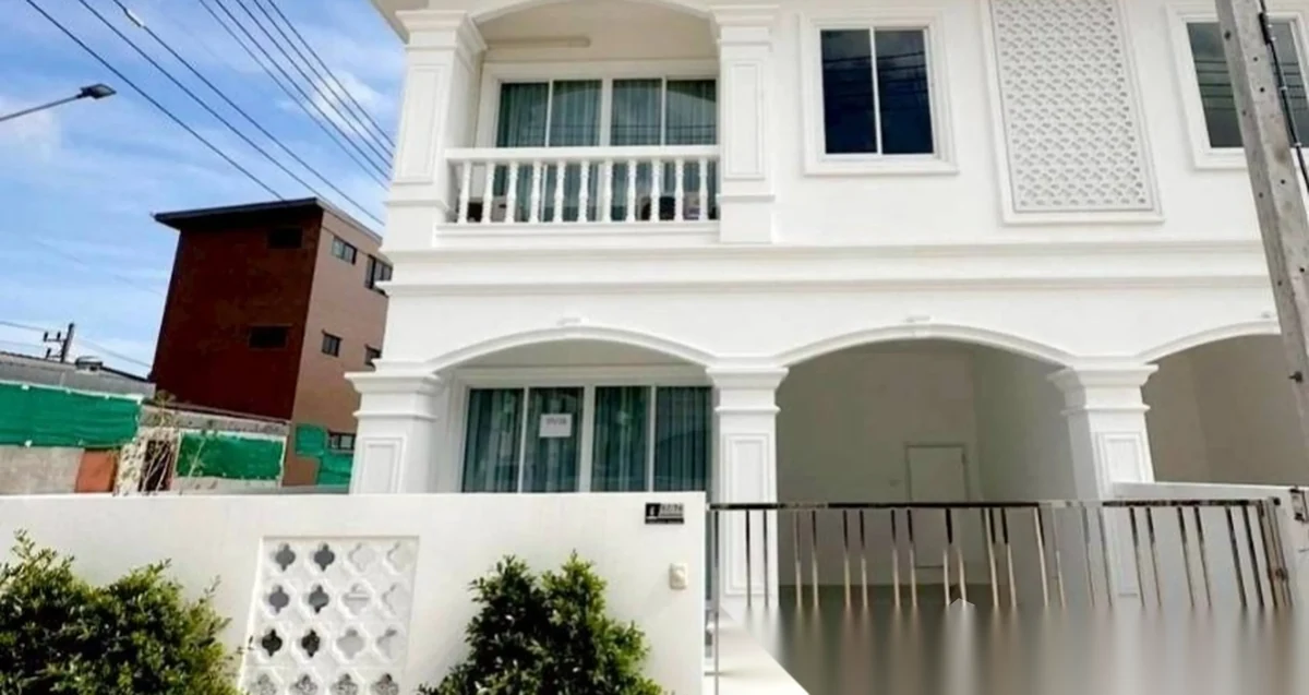3 Bedroom Townhouse for rent at Double-Storey 2 Bedroom Corner House With Side Compound complex · Phuket Town