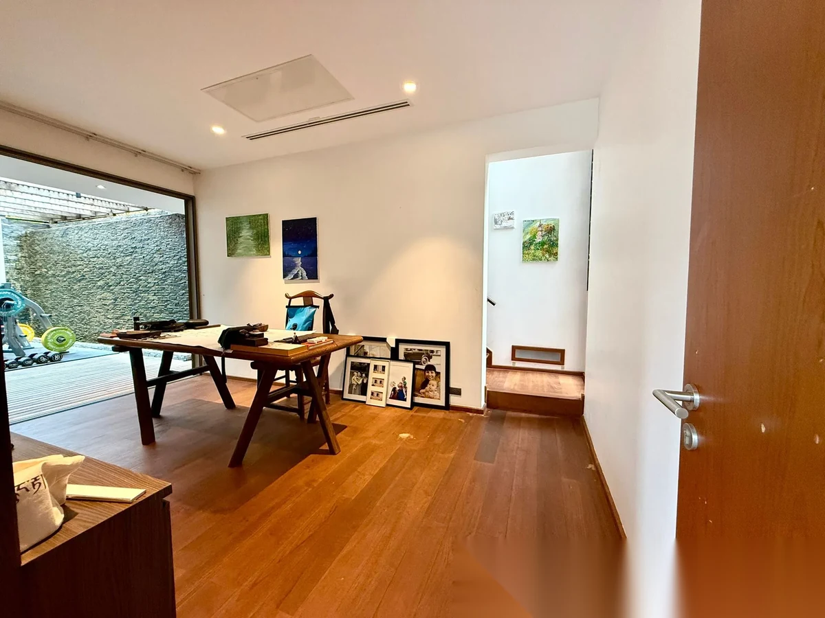 Вилла 5BR в комплексе Layan Hills Estate · Си Сунтон · Вид на бассейн — фото 3