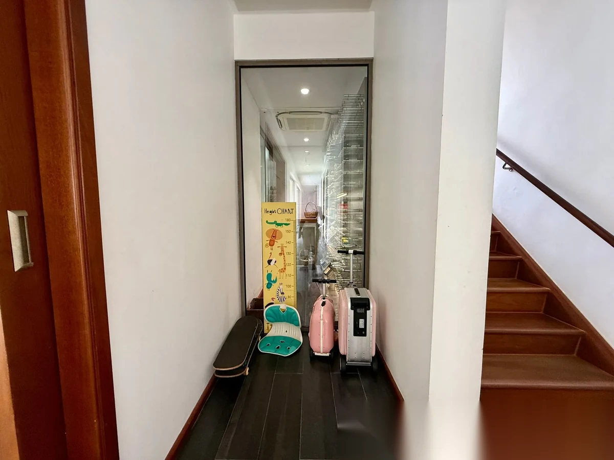 Вилла 5BR в комплексе Layan Hills Estate · Си Сунтон · Вид на бассейн — фото 10