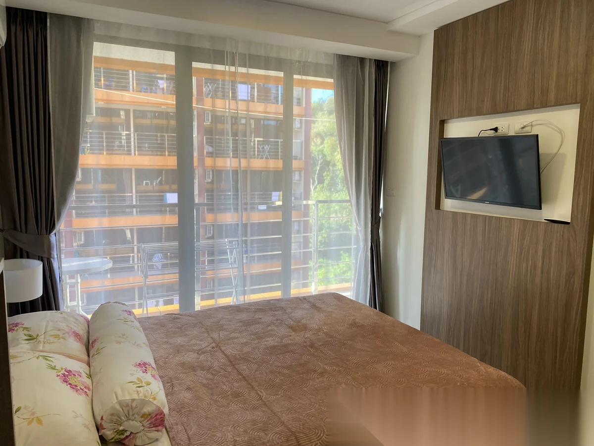 Studio Apartment for sale at Nai Harn Beach Condominium complex · Rawai · Garden View — photo 11