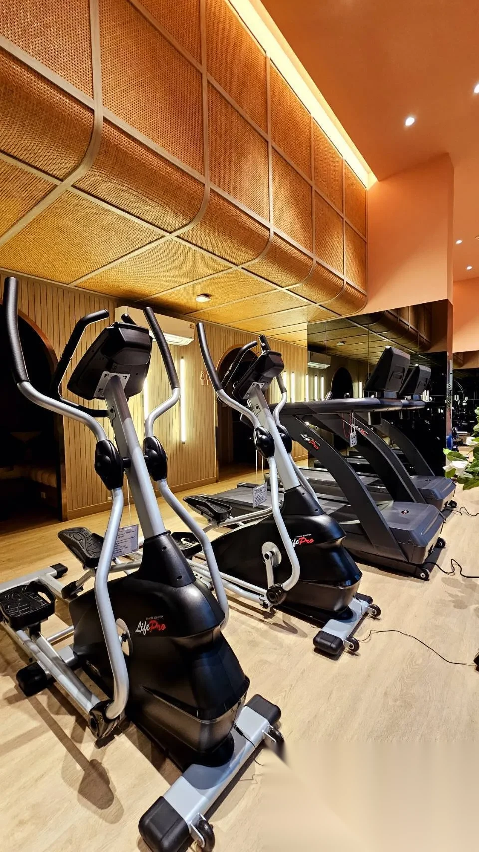 Studio Apartment for rent at The Cube Amaze complex · Si Sunthon · Pool View — photo 9