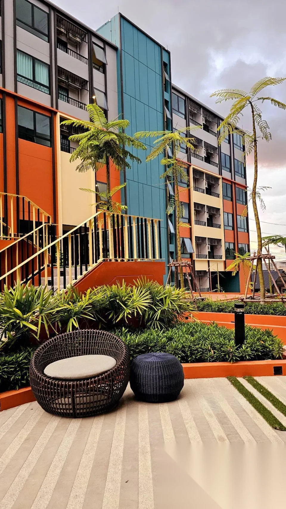Studio Apartment for rent at The Cube Amaze complex · Si Sunthon · Pool View — photo 11