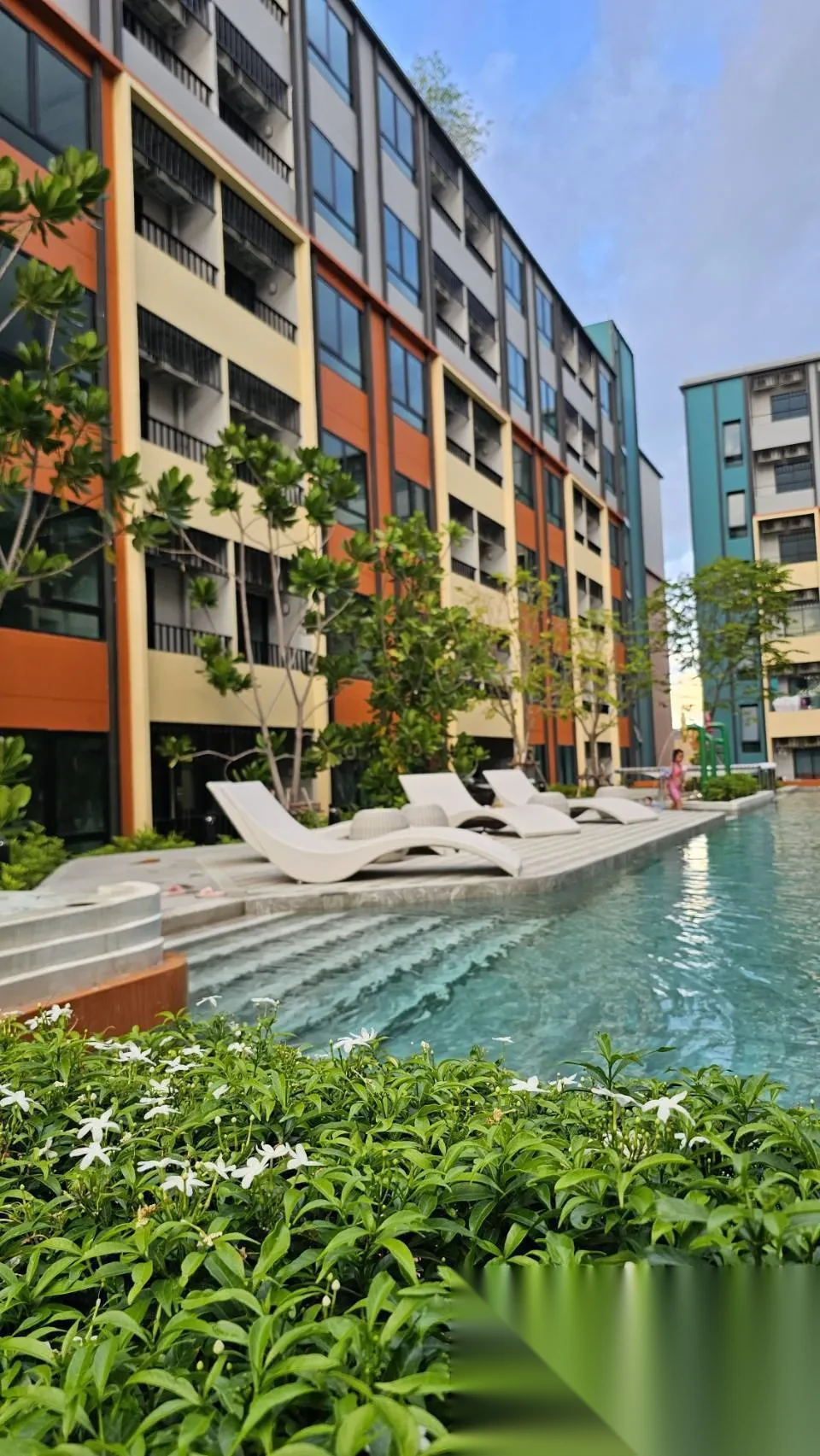 Studio Apartment for rent at The Cube Amaze complex · Si Sunthon · Pool View — photo 12